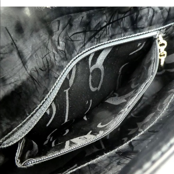 Salvatore Ferragamo Patent Leather Shoulderbag - Picture 9 of 10